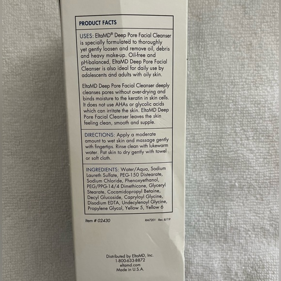 Elta MD deep pore facial cleanser - Picture 2 of 3
